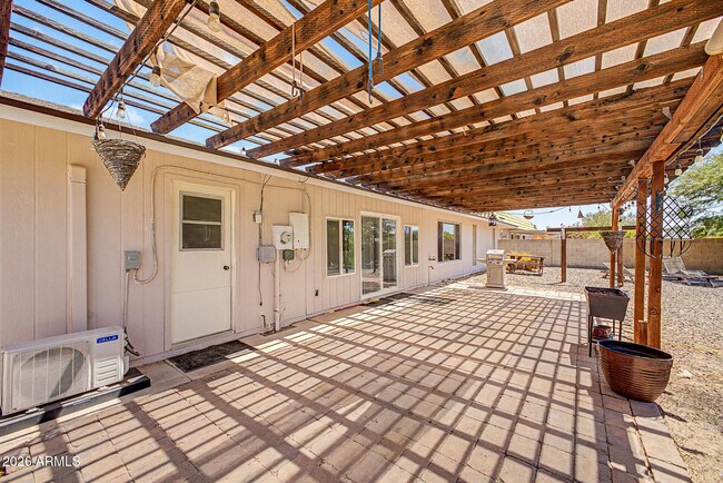 Building Photo - 9847 W Wrangler Dr
