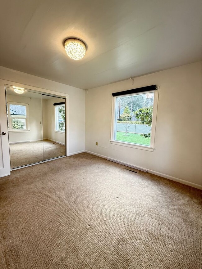 Building Photo - Well-Maintained 3-Bedroom Home in Prime Everett Location