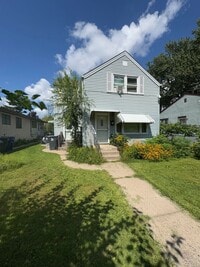 Building Photo - 1643 5th St E