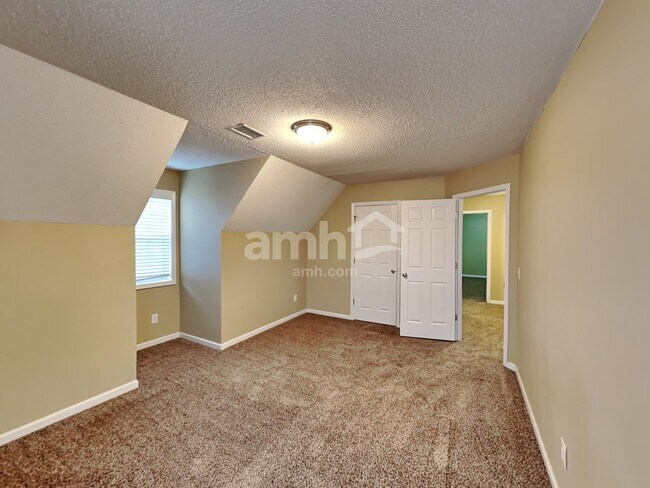 Building Photo - 2020 Foster Dr