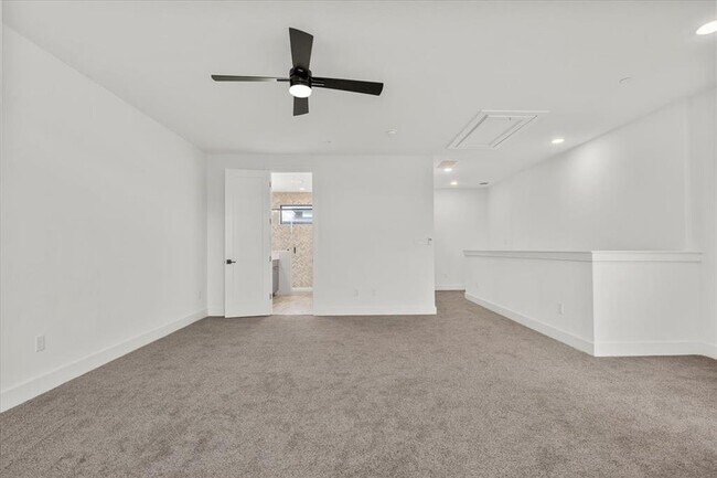 Building Photo - 315 Holton Dr