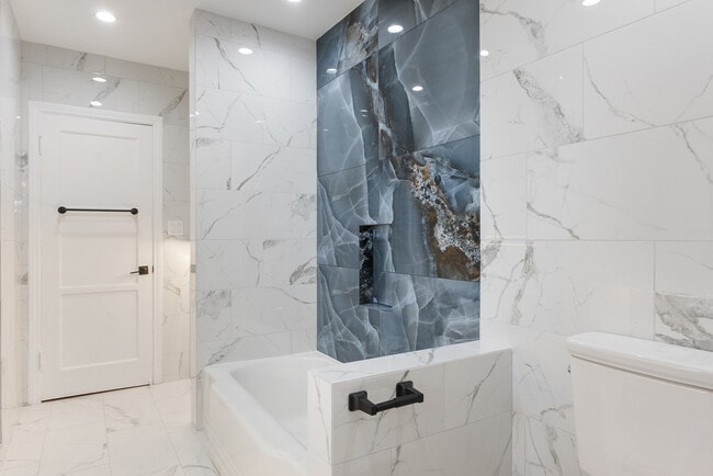 Building Photo - 1429 Ellsmere Ave