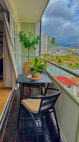 Building Photo - 445 Kaiolu St