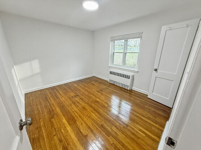 Building Photo - Fairmont Estates