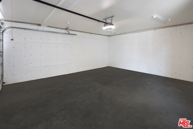 Building Photo - 1247 1/2 W Bellevue Ave