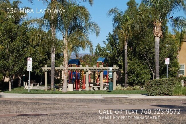 Building Photo - 954 Mira Lago Way