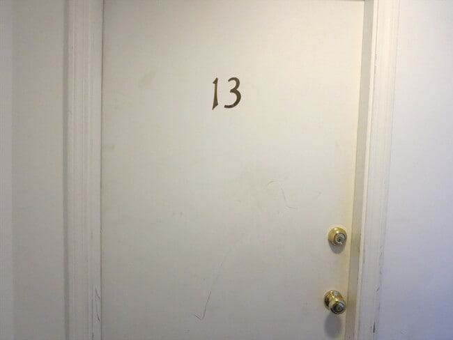 Building Photo - 75 Cabot St