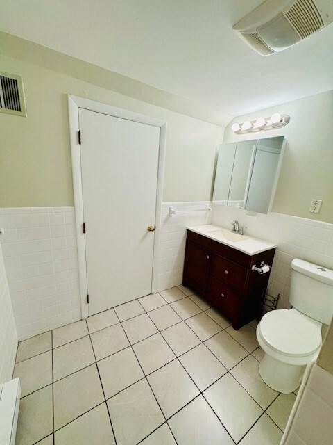 Building Photo - 72 Adams St