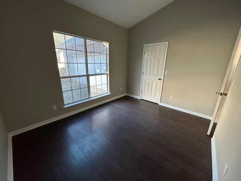 Building Photo - 108 Gardenside Dr