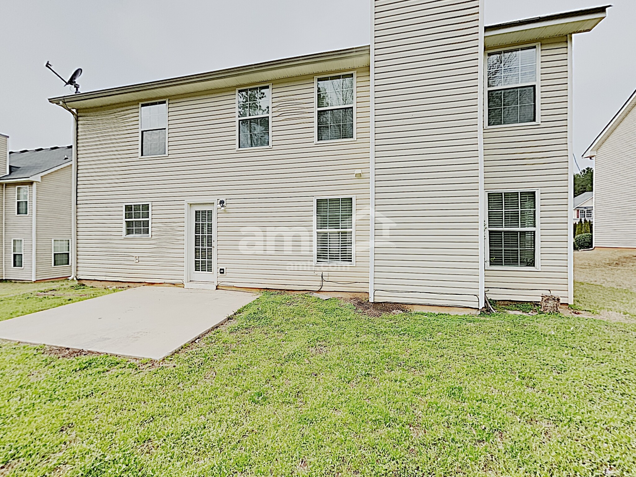Building Photo - 221 Millstone Dr