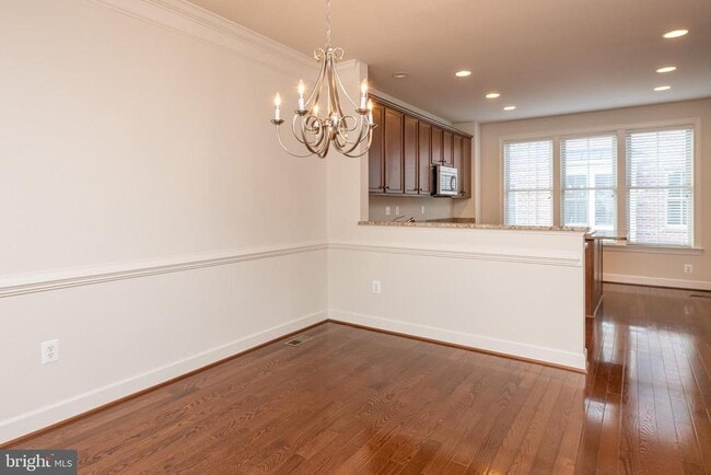 Building Photo - 3431 Kemper Rd