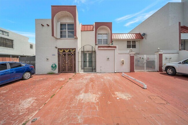 Building Photo - 1083 W 38th St