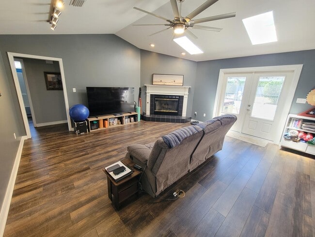 Building Photo - 3902 India Cove