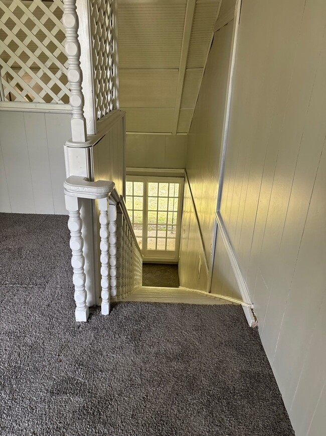 Building Photo - 211 Nance St