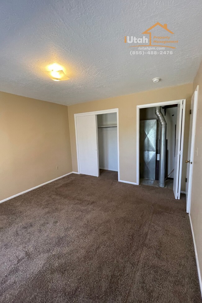 Building Photo - 485/483 E 2800 N
