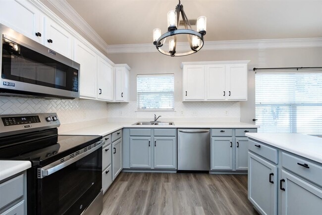 Building Photo - 4811 Sunburst Ln