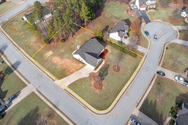 Building Photo - Coming Soon.....Gorgeous 3br 2bath home, beautiful front porch and spacious yard!!