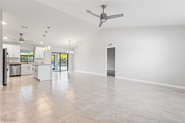 Building Photo - 4012 Country Club Blvd