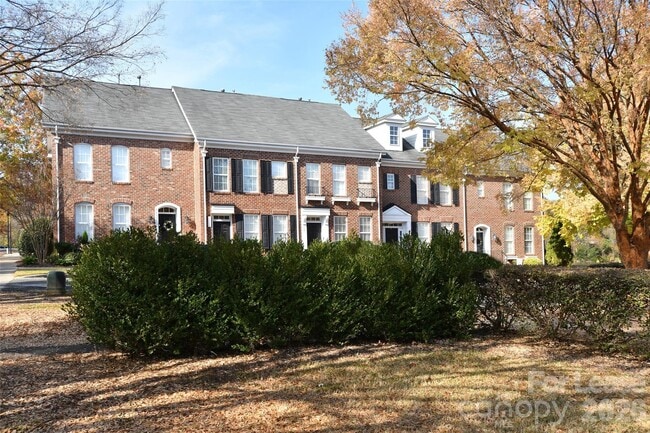 Building Photo - 8643 Beaver Creek Dr