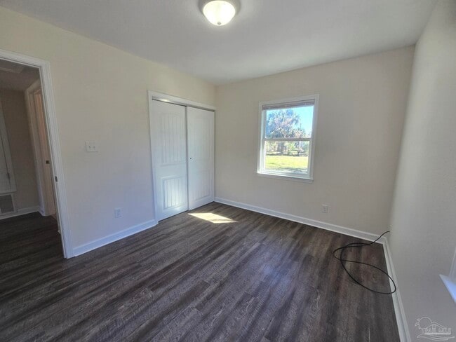 Building Photo - 517 Chaseville St