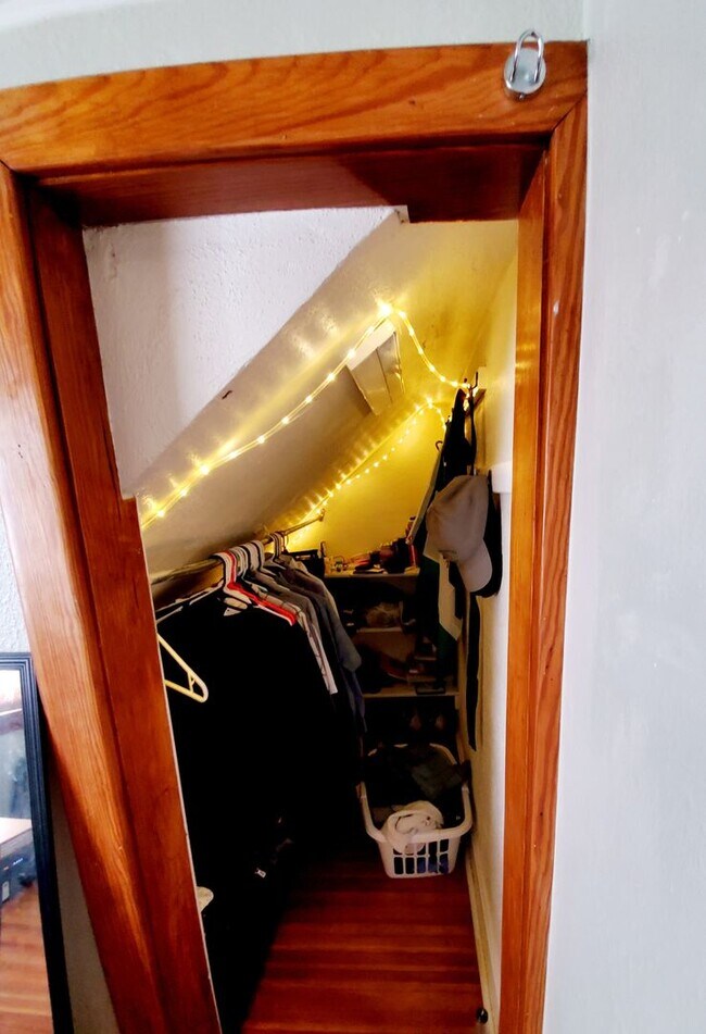 Building Photo - 719 Remington St