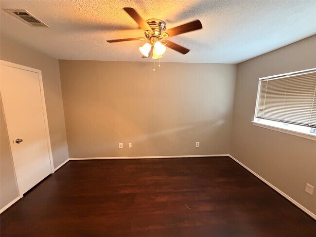 Building Photo - 3227 Glade Springs Dr