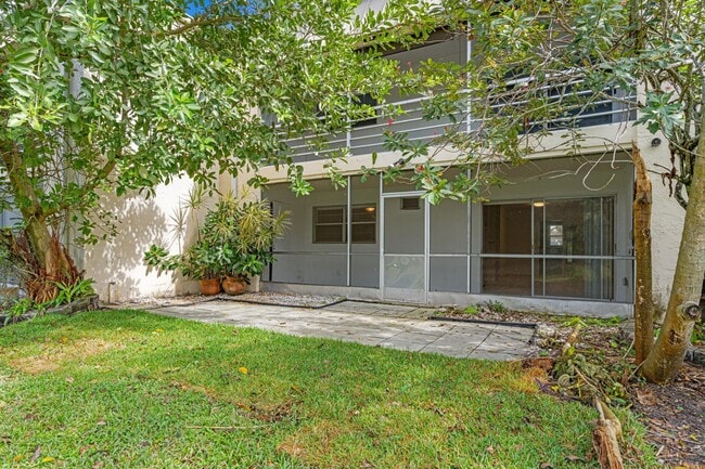 Building Photo - 10693 N Military Trl