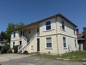 Building Photo - 1br - 700ft2 - Charming 8-unit apartment building. Walk to N. Berkeley BART
