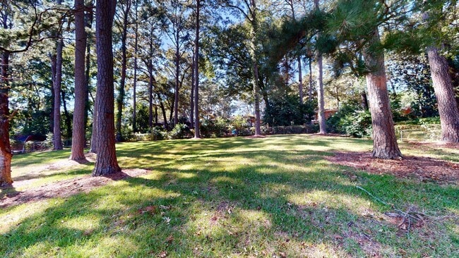 Building Photo - Cute 3 bedroom, 1 bath home tucked in a quiet cul-de-sac