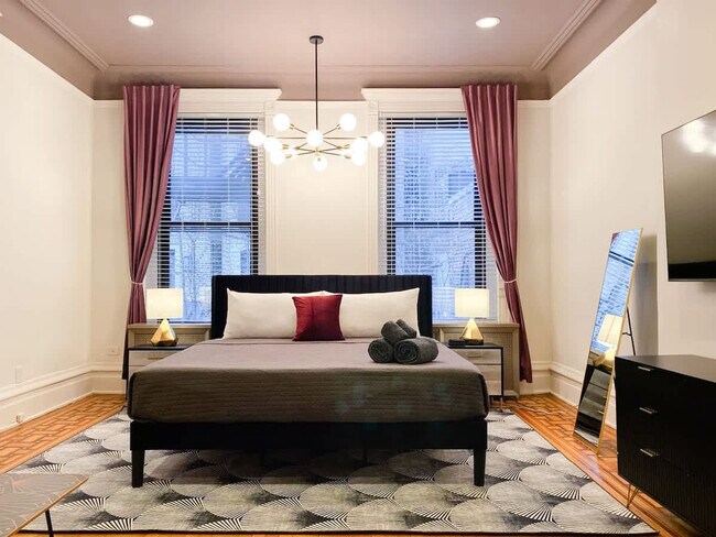 Building Photo - 68 E Cedar St