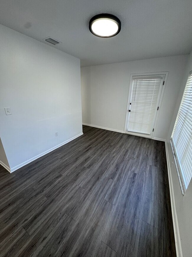 Building Photo - 1729 NE 2nd St