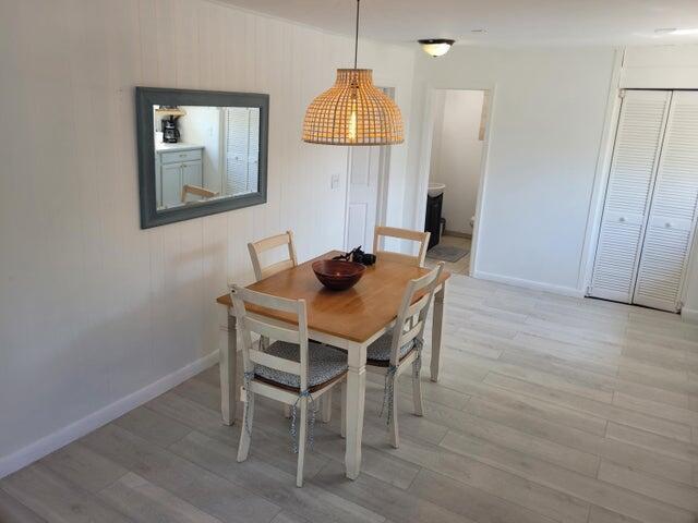 Building Photo - 6423 SE Lillian Ct