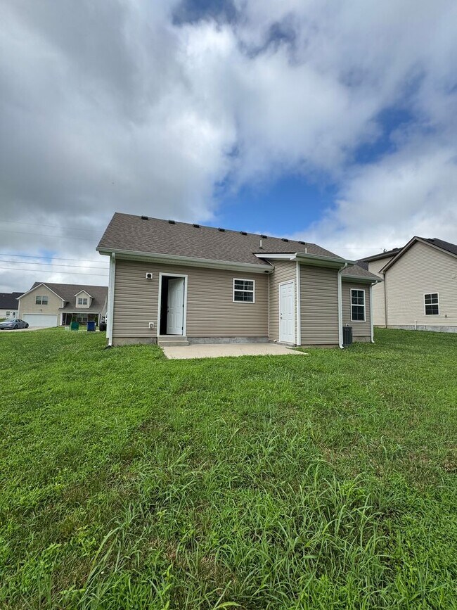 Building Photo - 1529 Gambill Wood Dr