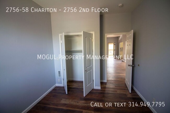 Building Photo - 3-bedroom REMODELED apartment! Rest of Jan...