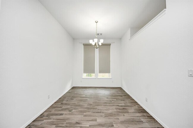 Building Photo - 10910 Wardrop Pl