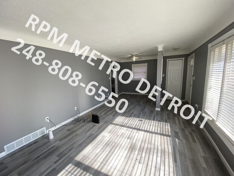 Building Photo - 28422 Parkwood St