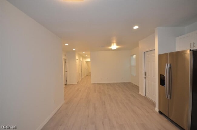 Building Photo - 2197 Davis Ct