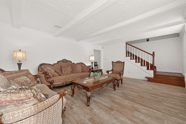 Building Photo - 3815 Fernglade Dr