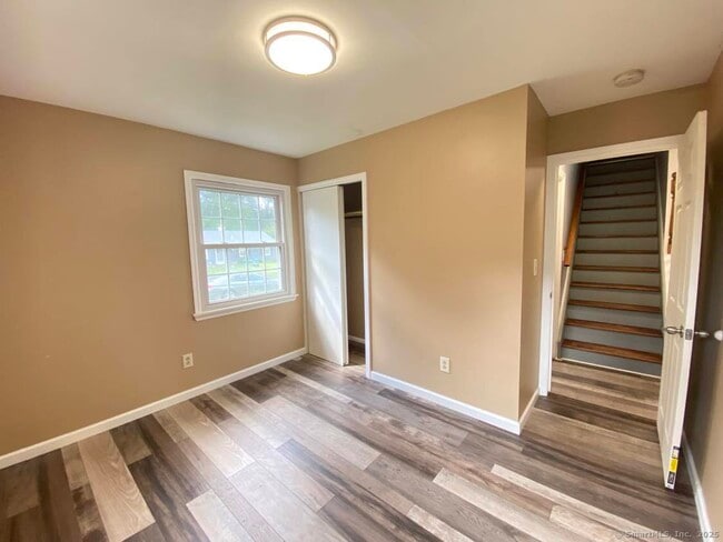 Building Photo - 28 Grove Pl