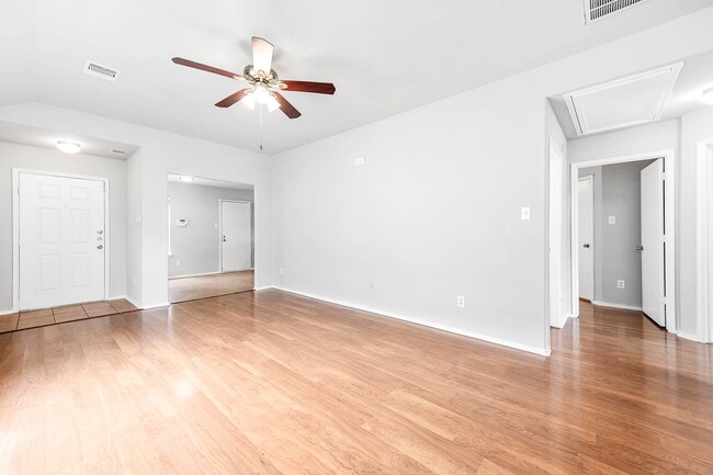 Building Photo - 2831 Maybrook Hollow Ln