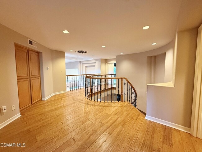 Building Photo - 267 High Meadow St