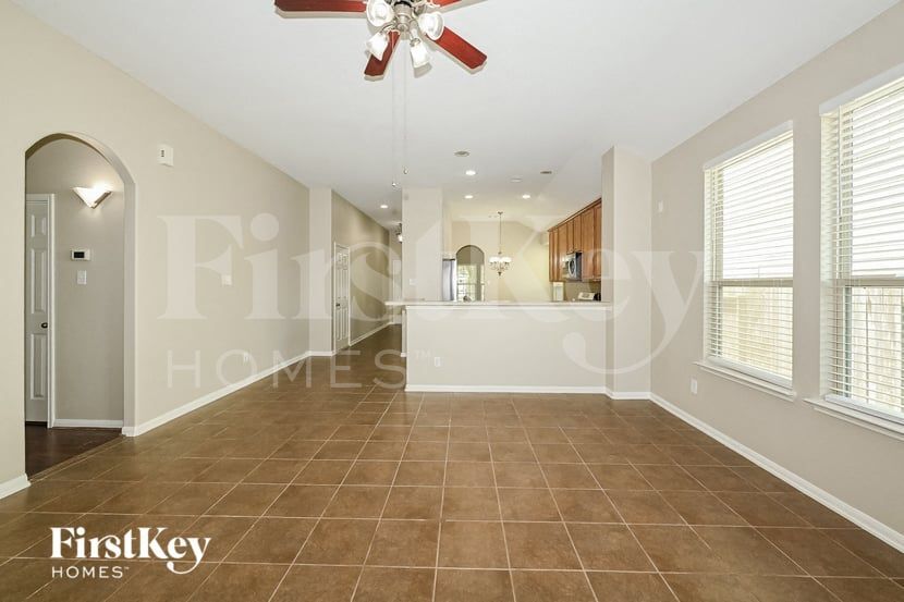Building Photo - 12919 Pecan Shores Dr