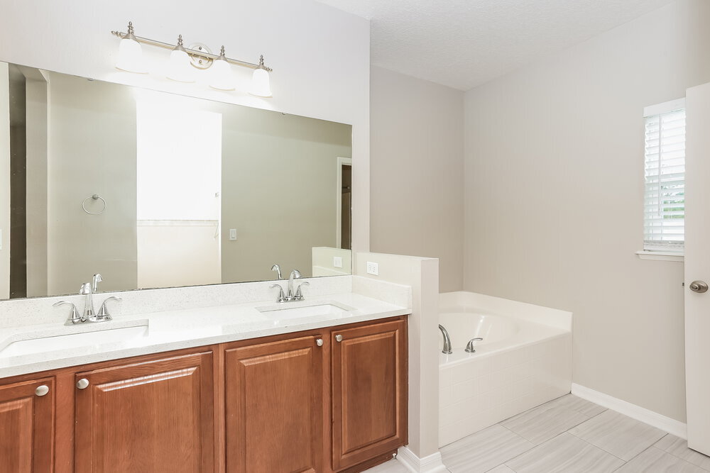 Building Photo - 5060 Magnolia Valley Dr