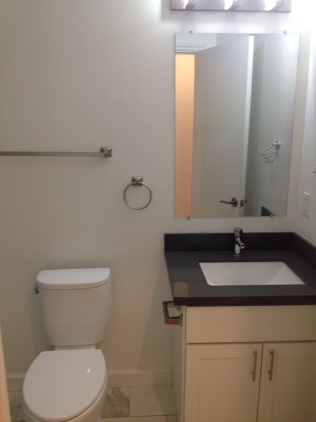 Building Photo - 648 Natoma St