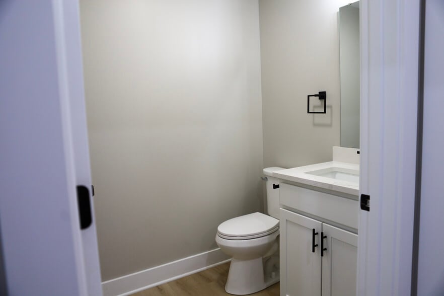 Downstairs Half Bath - 5008 Danbury Pl