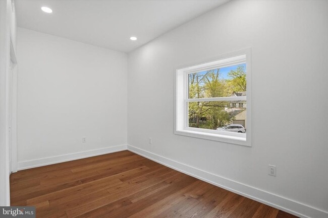 Building Photo - 425 Grove Pl