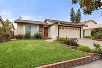 Building Photo - 3-Bed, 2-Bath Single-Family Residence With...