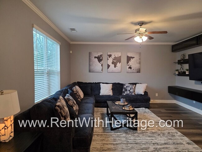 Building Photo - Amazing 5 Bedroom/ 3 Bath Home in Sweetwater, a Swim Tennis Community/ Attention to Detail / Grea...