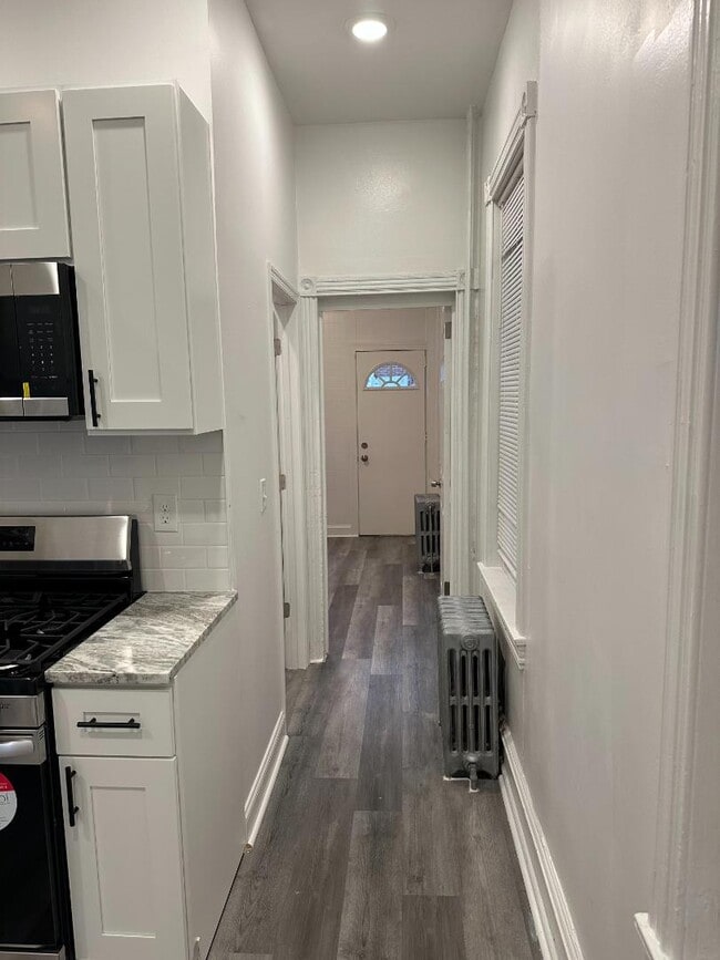 Building Photo - 2449 N 33rd St