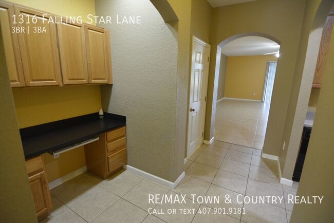 Building Photo - Orlando Rental Townhome